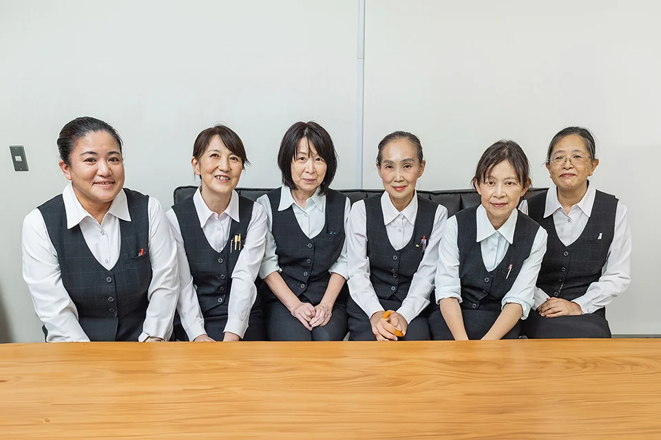 事務スタッフのみなさんの写真