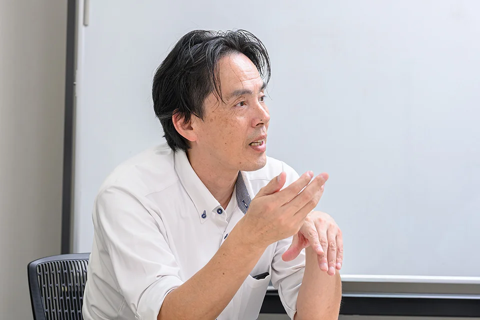 自治体案件でのスキャナー導入について話す土屋さん