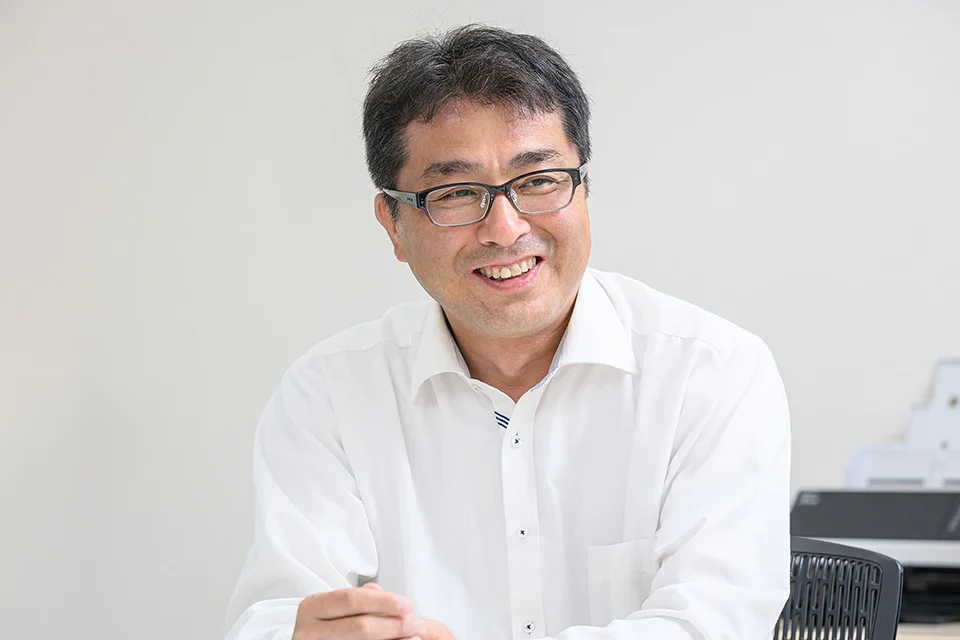 PFU製品について話す萩原さんの写真