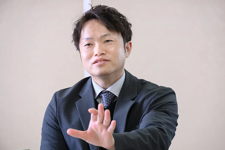 健康管理統括本部 管理部業務課 課長の今川裕樹さんのお写真