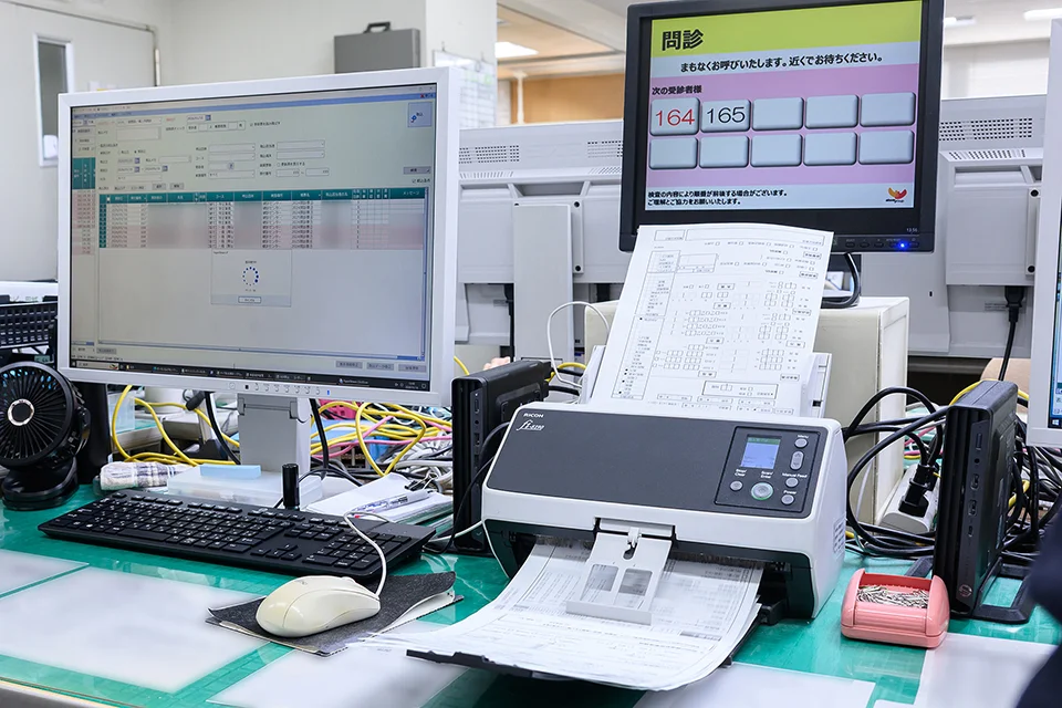 事務室に設置した「fi-8190」の様子