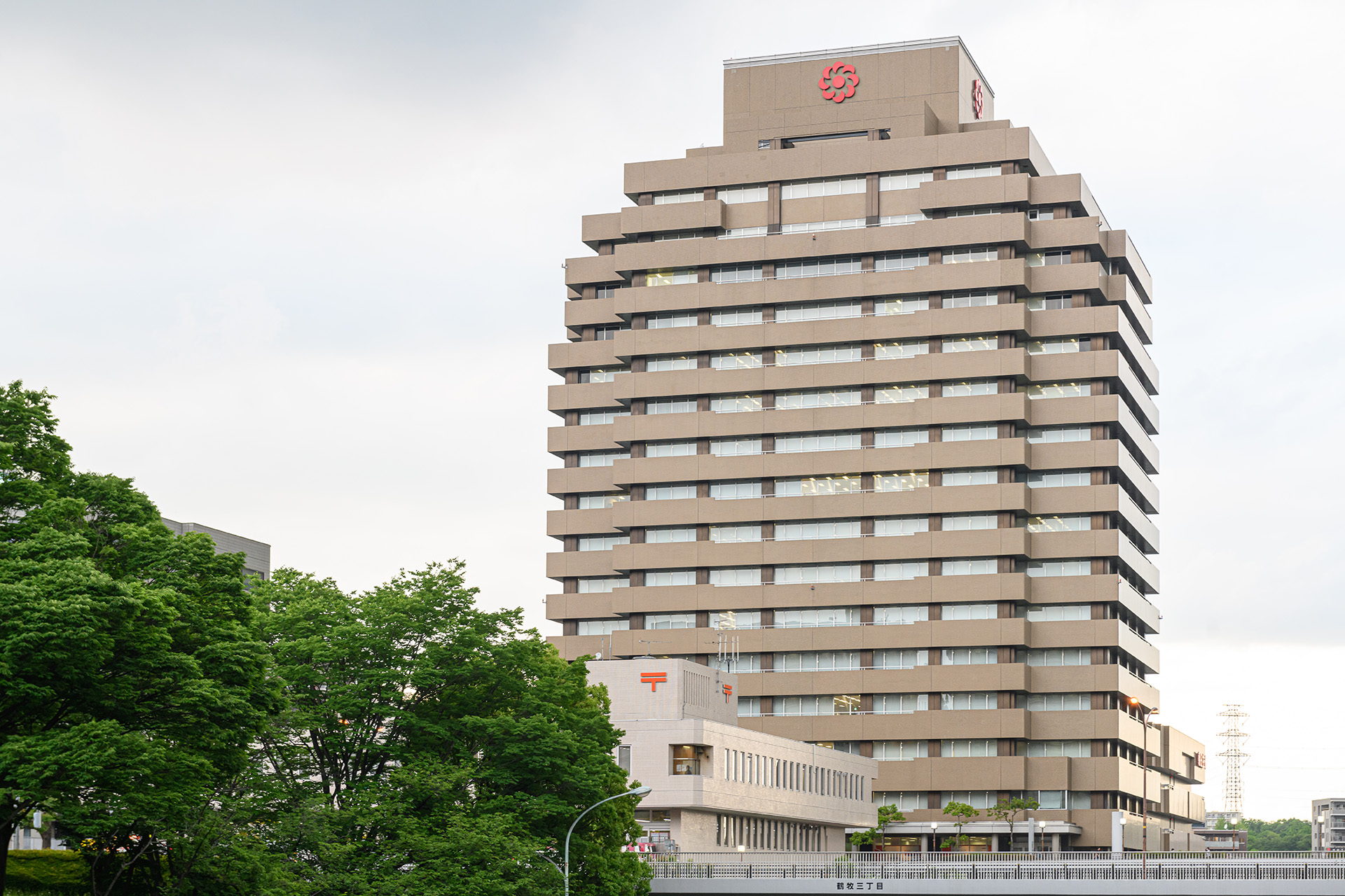 多摩センター駅に近い朝日生命保険 多摩本社