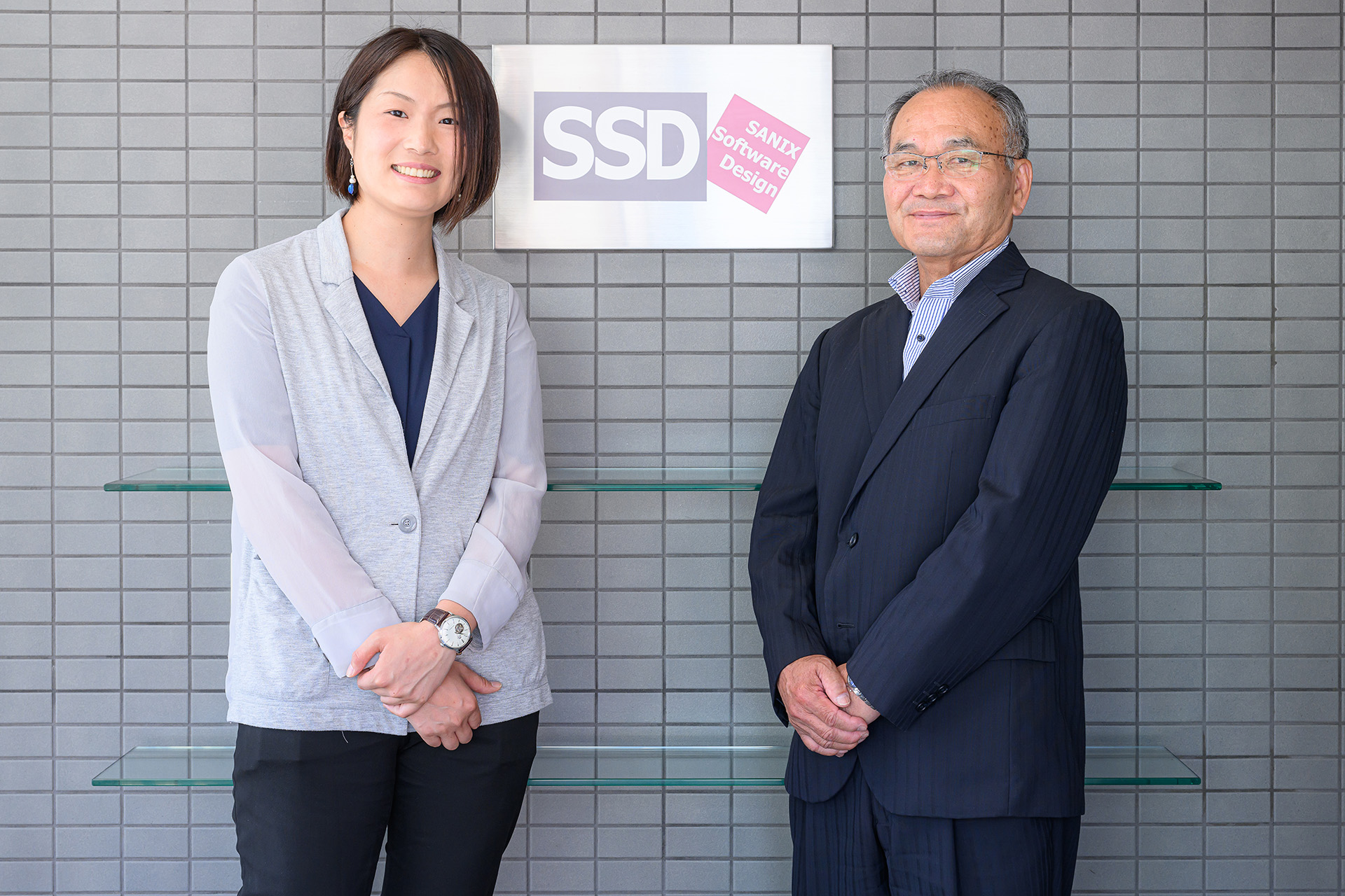 株式会社サニックス・ソフトウェア・デザインの小松紗知子さんと牧山博徳さんの写真
