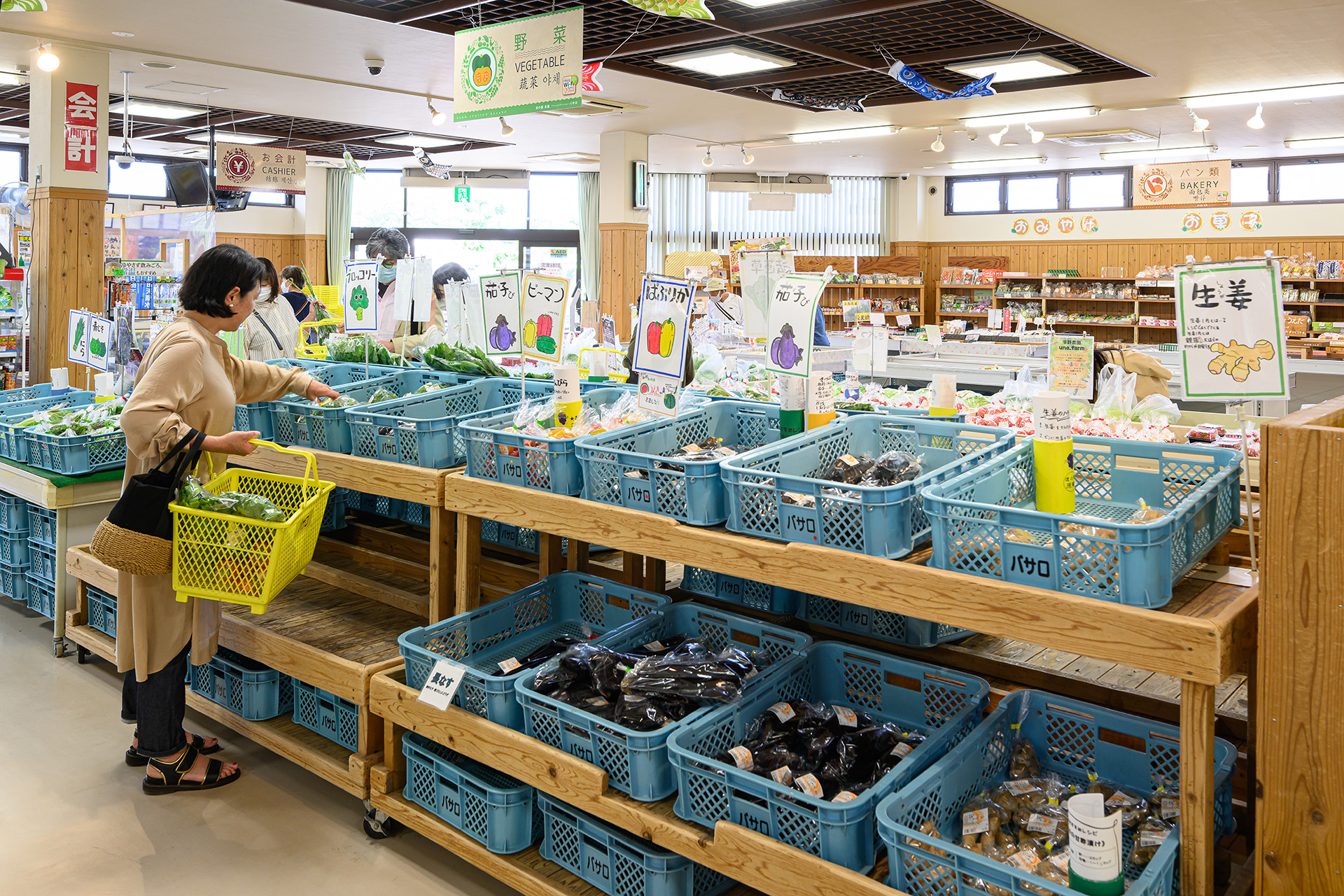 道の駅 原鶴 ファームステーション バサロの店内の様子