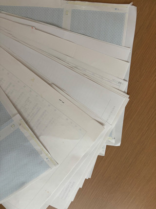 ScanSnapはサイズ自動読み取りなので、ハガキ大からA4までバラバラな出版社の支払い通知も一度で読み取り、一瞬で1つのPDFファイルにしてくれた。