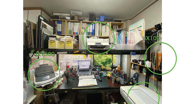 文具王 高畑さんのデスク周りの写真