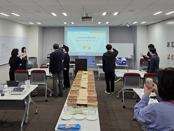 digiup287-09.jpg