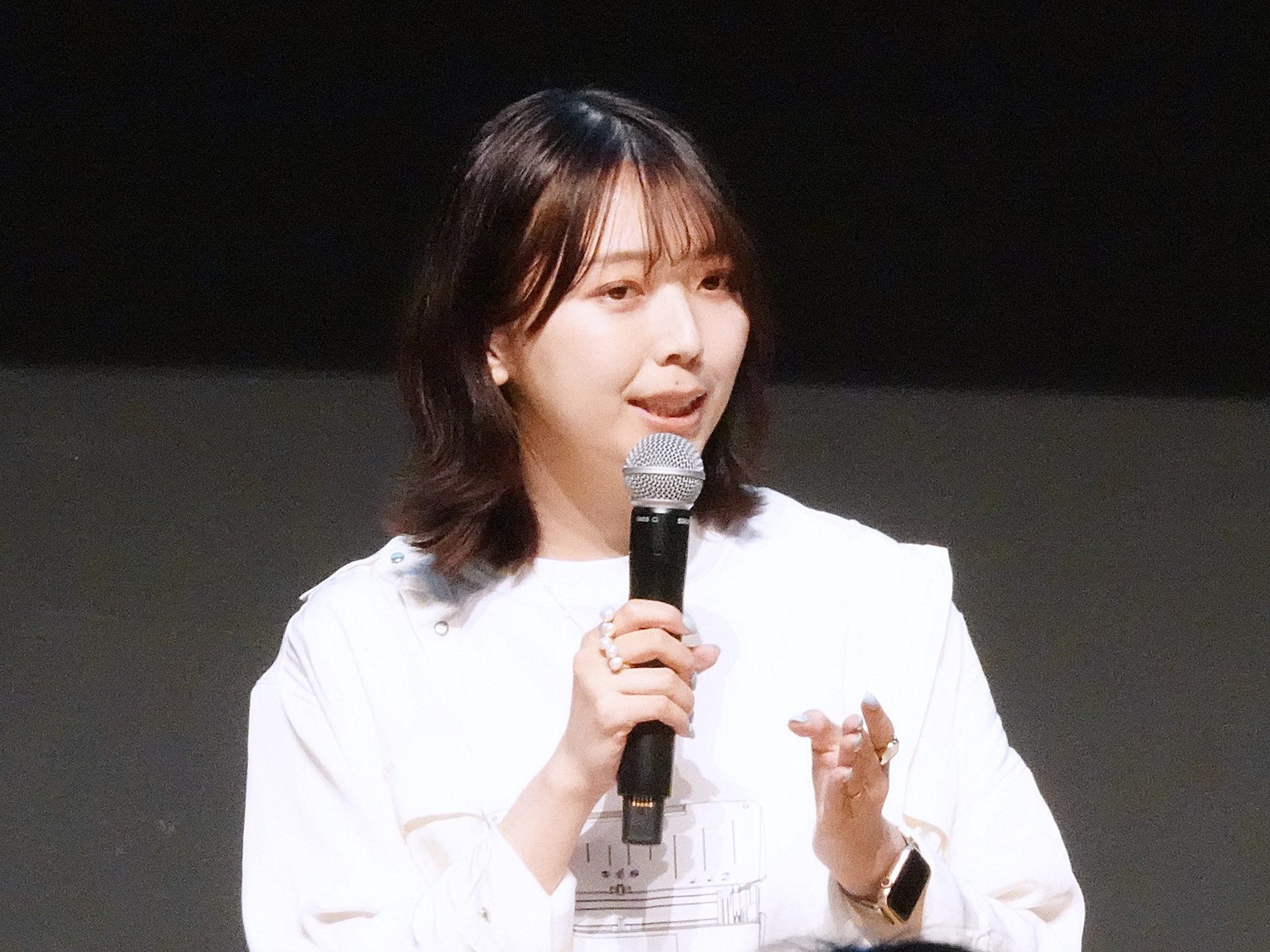 感想を述べる三宅さん