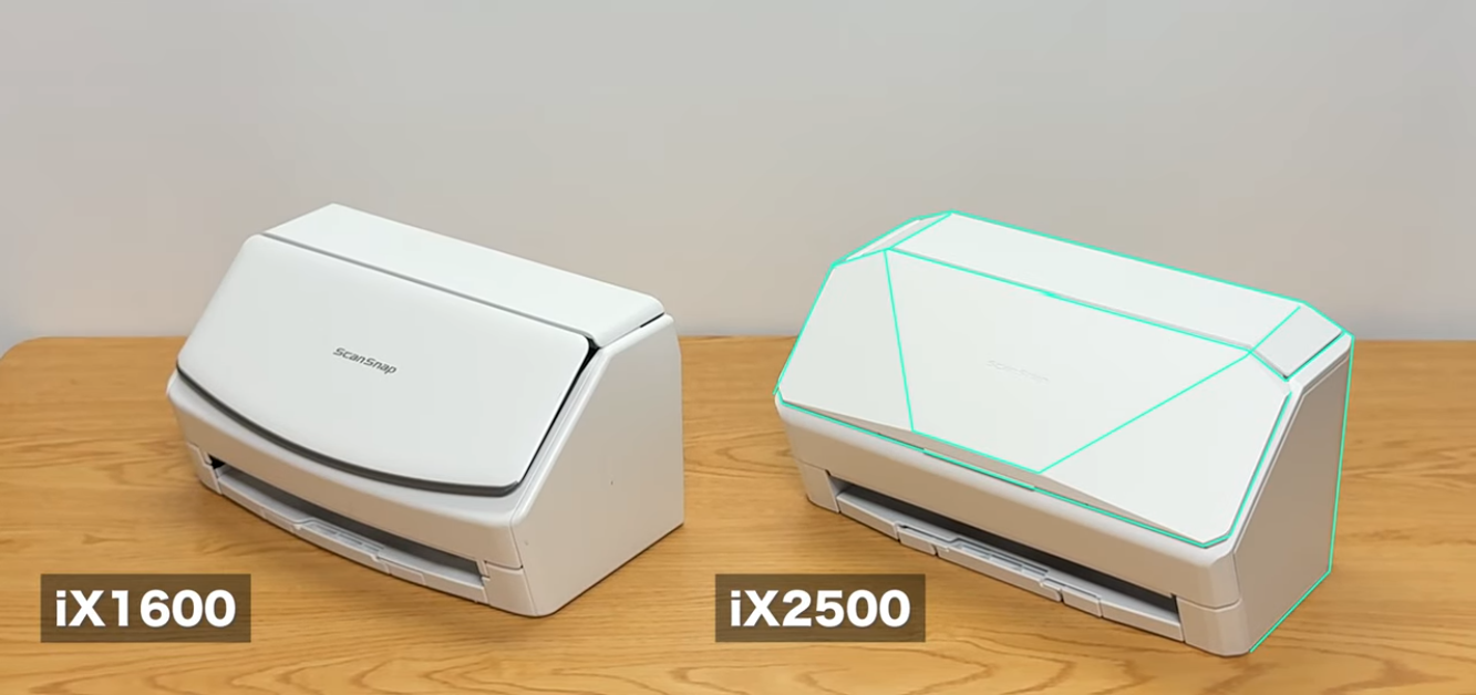ScanSnap iX2500はエッジの立ったシャープなデザインに