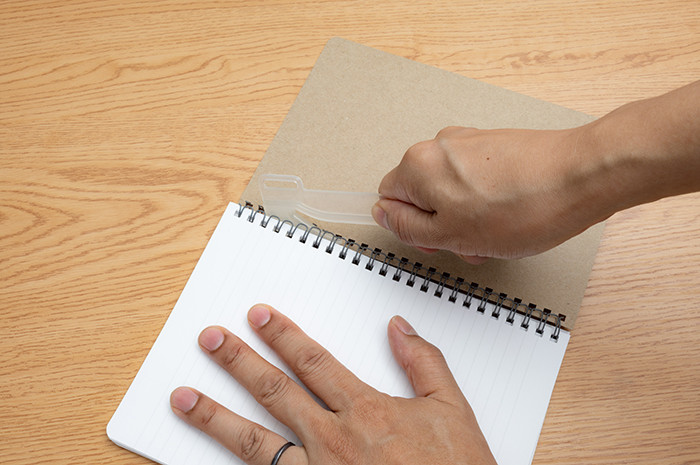 リングノート用リムーバーの使い方