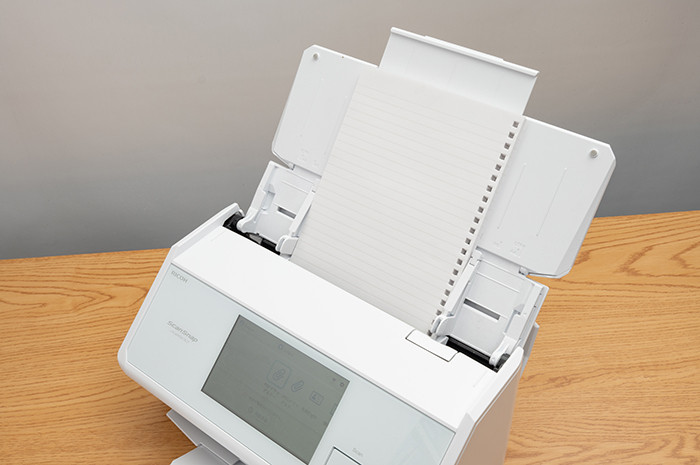 解体したリングノートをScanSnap iX2500でスキャン