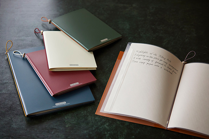 ファイリングノートを並べた様子