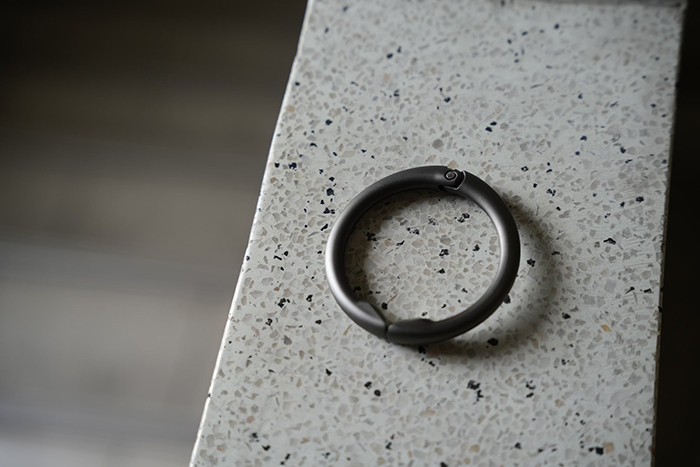 バッグハンガー Clipaを置いた様子