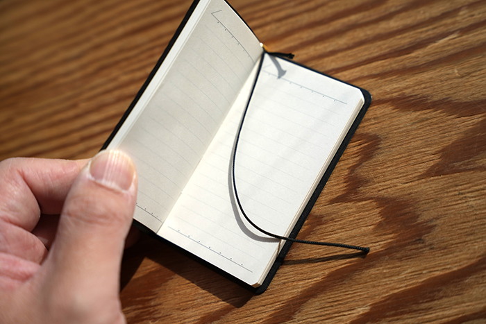 ジェットエースにはしおり紐がついている