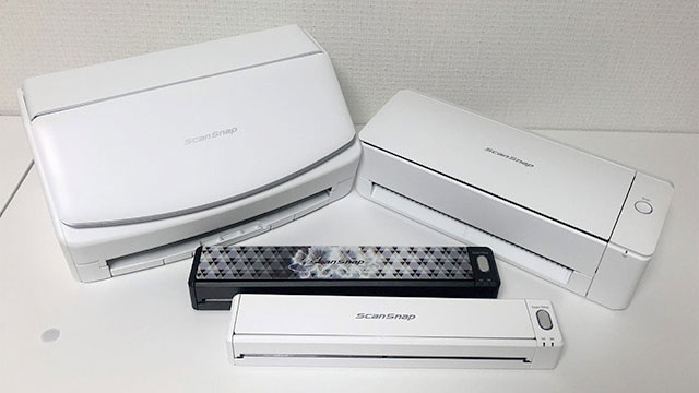 ScanSnap iX1500、ScanSnap iX100が2台、ScanSnap iX1300